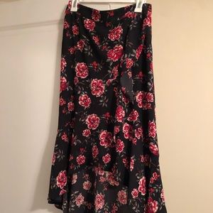 Floral print skirt. Never worn, still has tags.